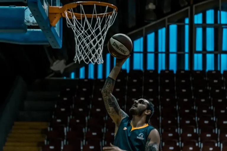 Basketball Club News Comparison Guide